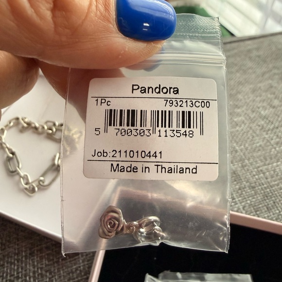 Pandora Silver bracelet with charms - Picture 4 of 12